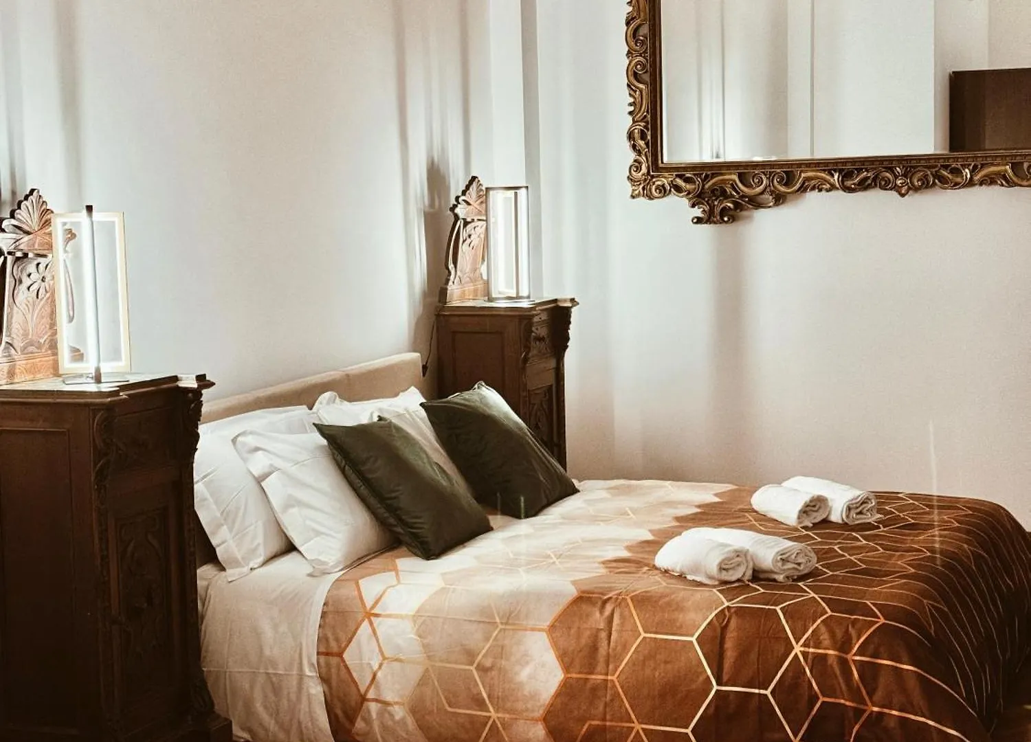 Residenza Tritone Luxury Guest House Trevi Fountain روما إيطاليا