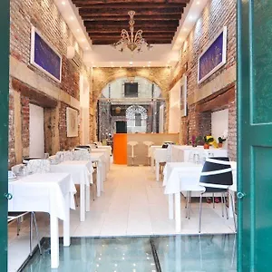 al-mascaron-ridente.hotelinveneto.com/